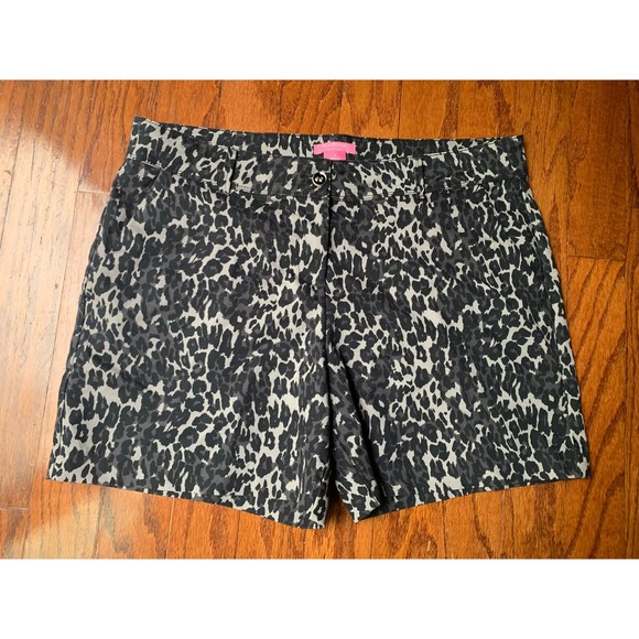 Isaac Mizrahi Tailored 5" Inseam Stretch Trouser Short Distress Leopard Size 16 - Picture 1 of 3